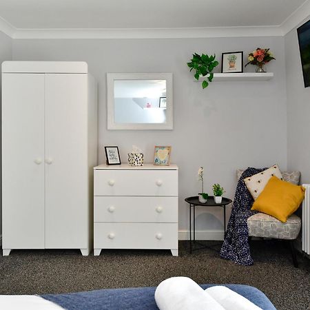 Free Parking - Heart Of The City - Superb Townhouse & Garden - Peaceful Area But Only 5Min Walk To Beach, Shops, Bars, Arena, Marina, Parks スウォンジー エクステリア 写真