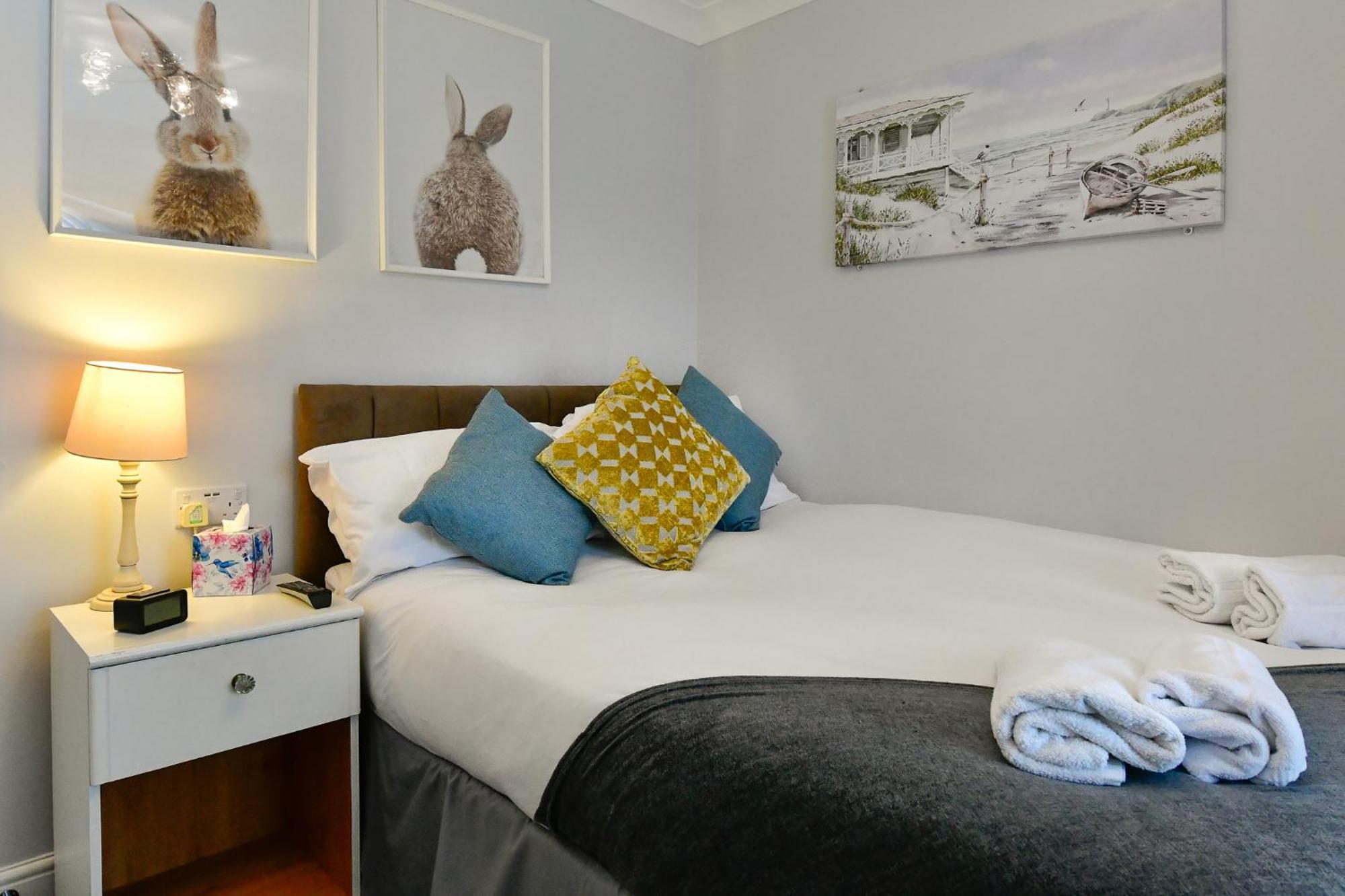 Free Parking - Heart Of The City - Superb Townhouse & Garden - Peaceful Area But Only 5Min Walk To Beach, Shops, Bars, Arena, Marina, Parks スウォンジー エクステリア 写真