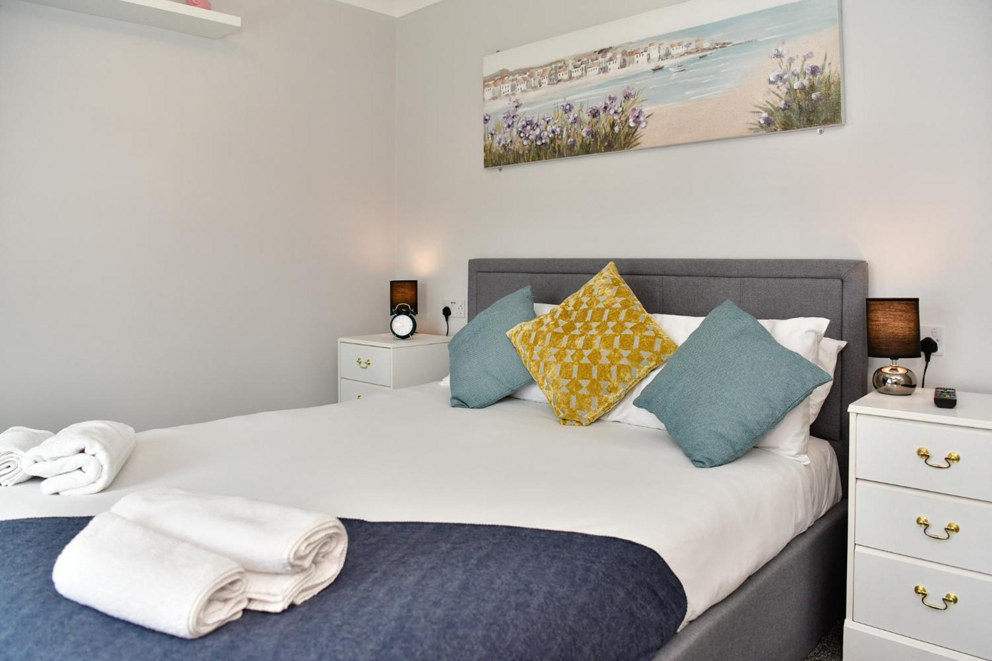 Free Parking - Heart Of The City - Superb Townhouse & Garden - Peaceful Area But Only 5Min Walk To Beach, Shops, Bars, Arena, Marina, Parks スウォンジー エクステリア 写真