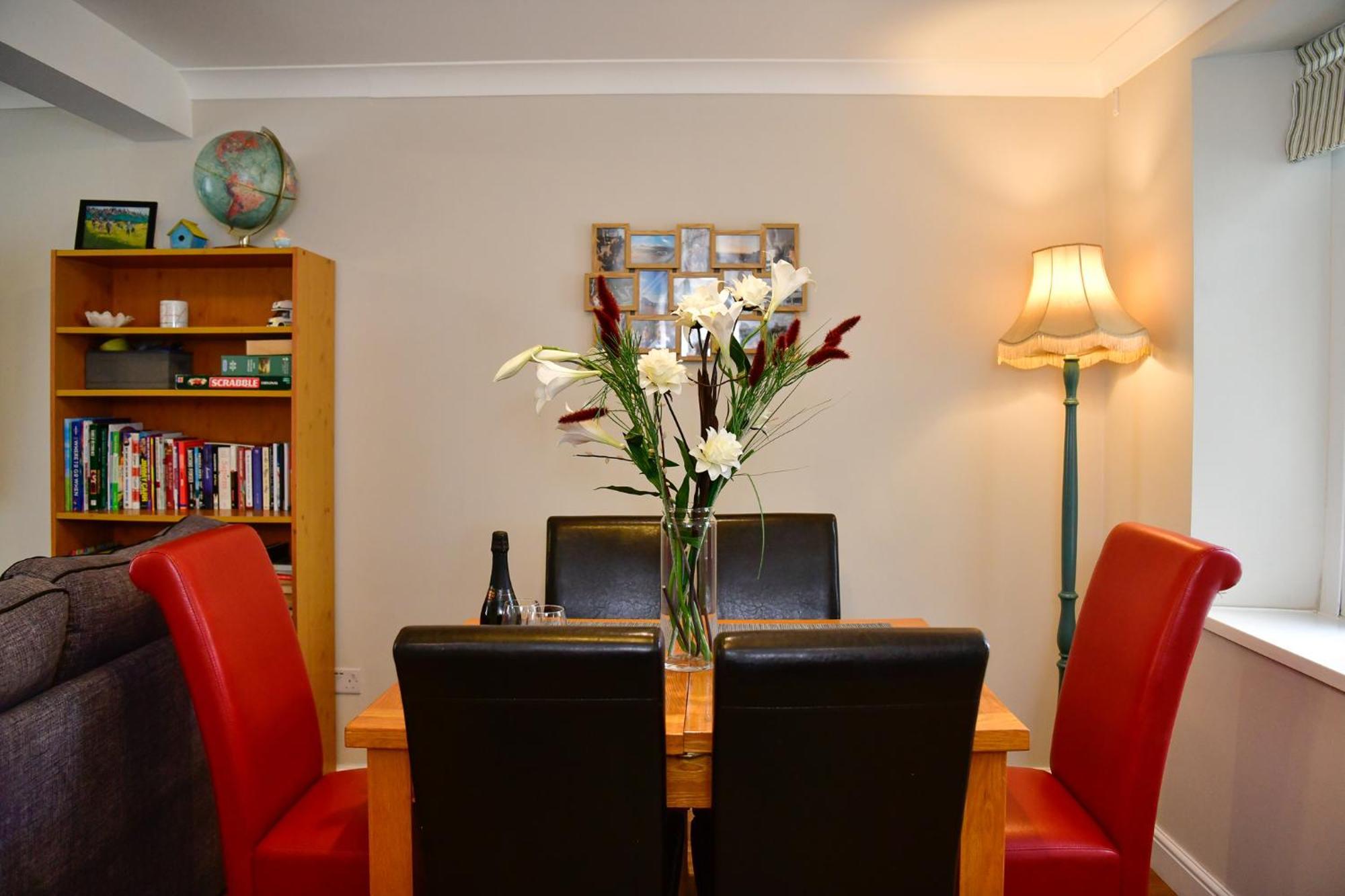 Free Parking - Heart Of The City - Superb Townhouse & Garden - Peaceful Area But Only 5Min Walk To Beach, Shops, Bars, Arena, Marina, Parks スウォンジー エクステリア 写真